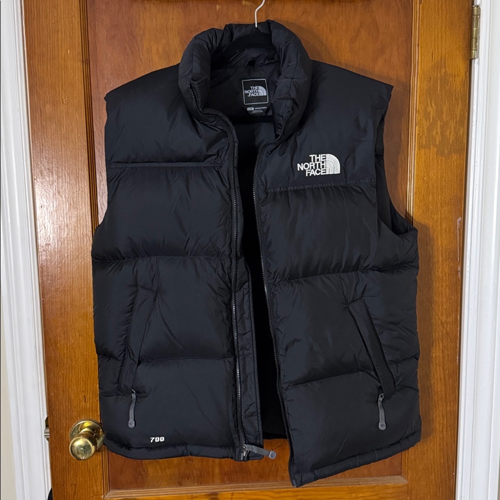 The North Face Men's Black Puffer Vest 700